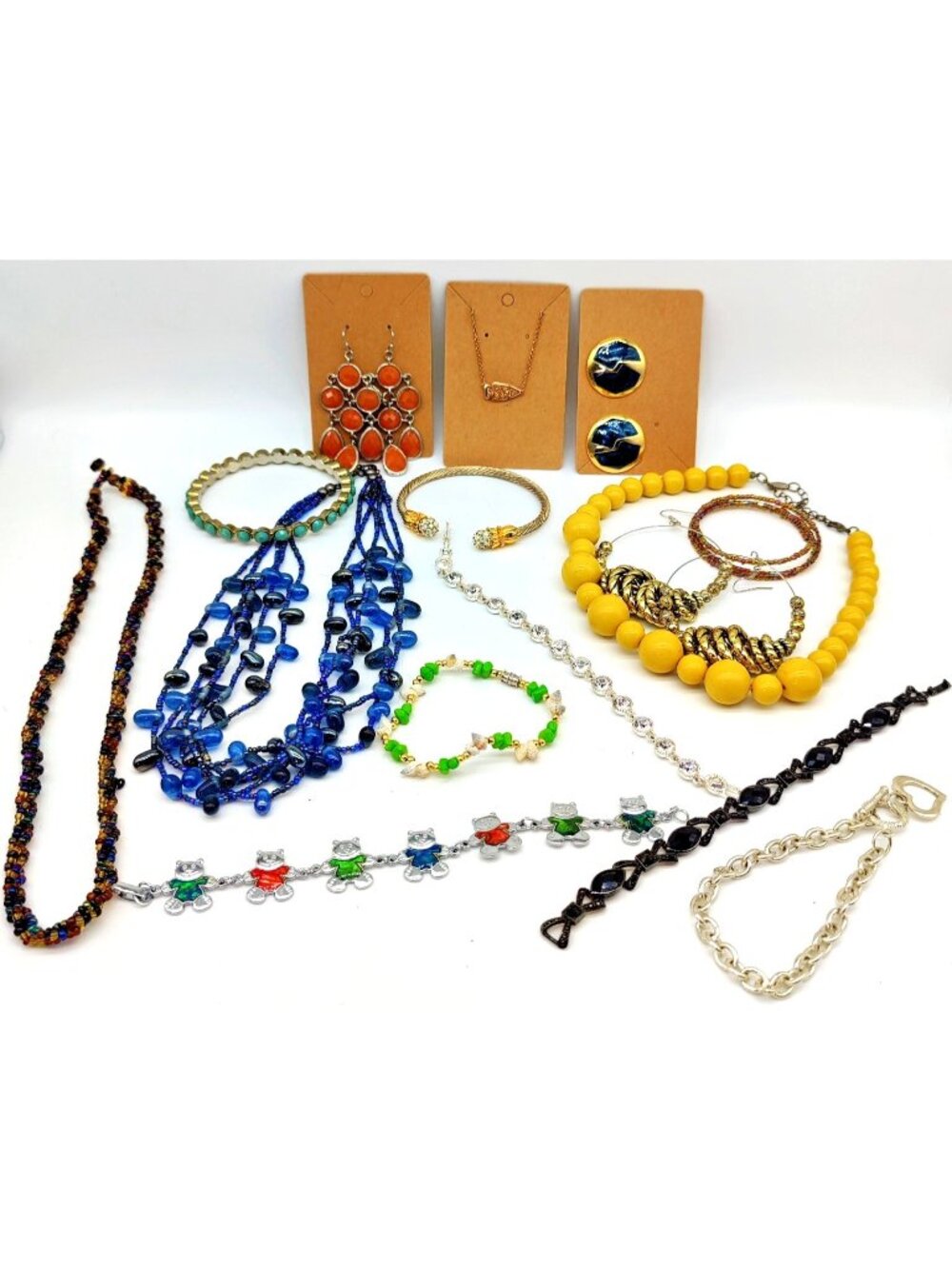Beautiful Woman's Fashion Jewelry Lot 19 Pieces Necklace Bracelet Earrings